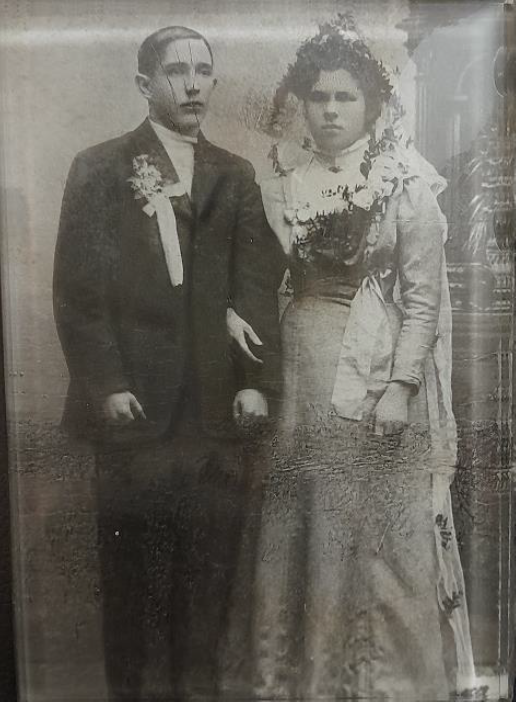 Ville ja Maria hääkuvassaan (Kuva: oma kotialbumi)